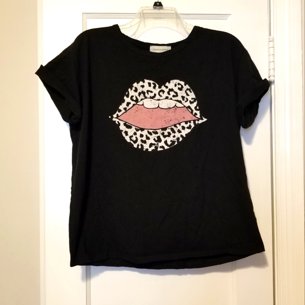 EUC Saints & Hearts Shirt Size M.